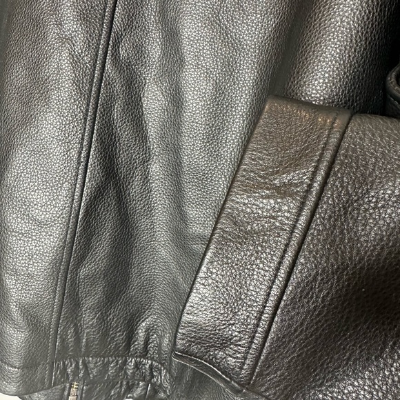 Eddie Bauer Men's Lined Leather Jacket in Black - Picture 7 of 8